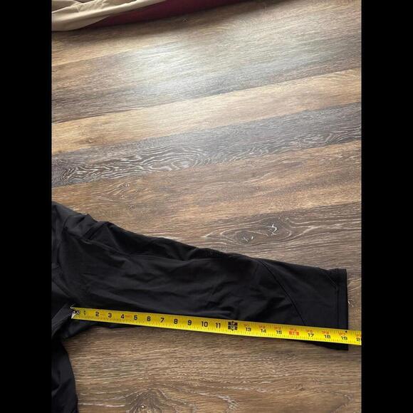 Lululemon Black Crop 19” Size 4 - Picture 5 of 5
